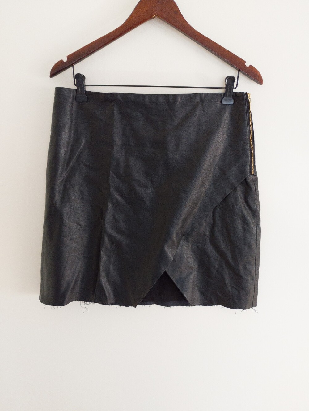 Club Monaco Black Faux Leather Faux Wrap Tulip Mini Skirt Size 6